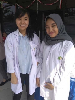 Aulia Rahmah Azizah Mahasiswa Kedokteran Gigi UI (kanan) /dokpri