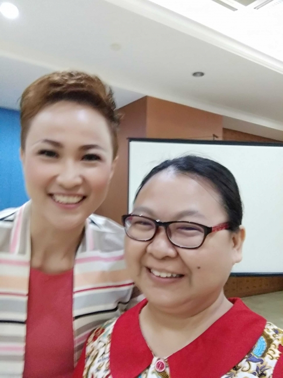Tergoda selfie sama moderator kece badai...