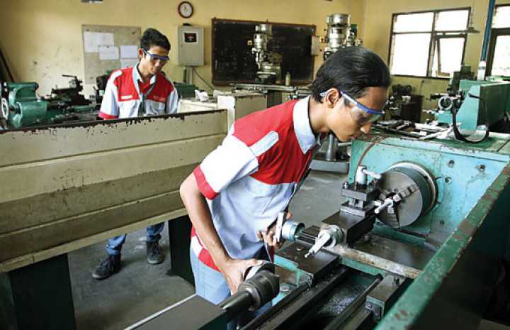 SMK banyak prakteknya (dok.portal.ditpsmk.net)