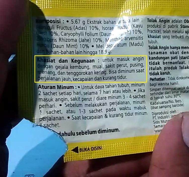 Khasiat dan kegunaan tolak angin ada di belakang sachet. Dokpri
