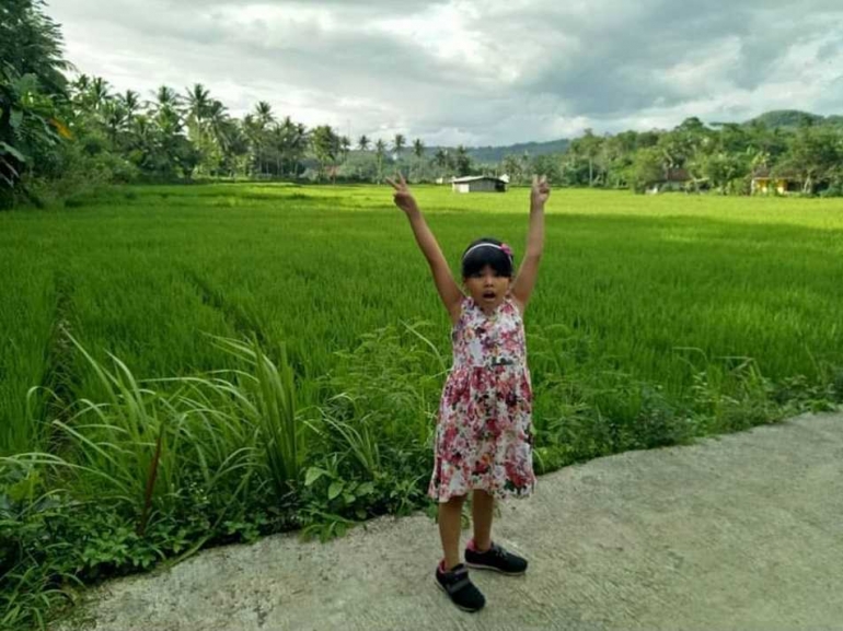 Suasana di sekitar rumah nenek saya yang masih hijau oleh sawah. | Dokumentasi Pribadi