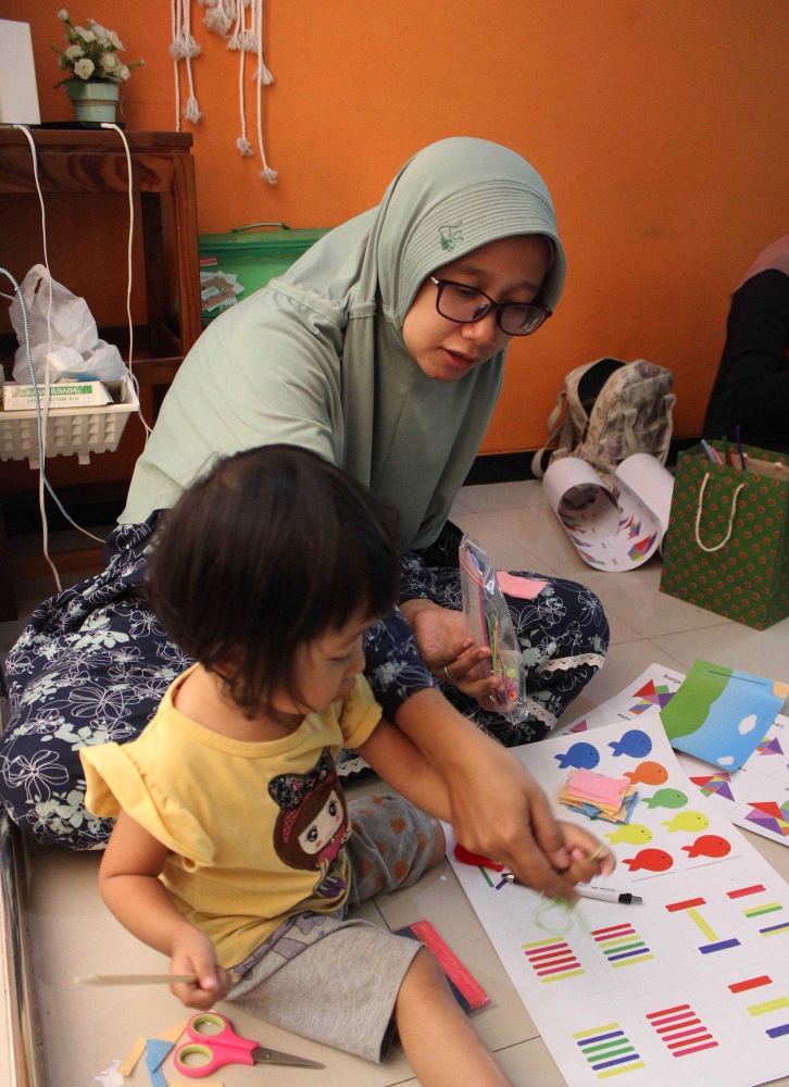 Belajar dan mengajari, butuh kekompakan dalam mengedukasi anak/Foto pribadi