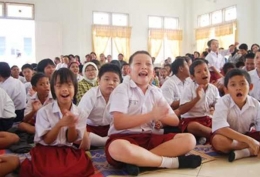 Lembaga pendidikan formal bagi Anak Berkebutuhan Khusus masih terbatas. Sumber foto: www.websitependidikan.com 