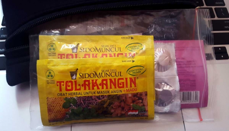 Tolak angin dalam kantung obat-obatan pribadi yang selalu saya bawa ke manapun pergi (dok. pri).