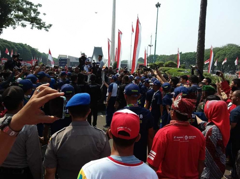 Arak-arakan masuk TMII. Foto | Dokpri