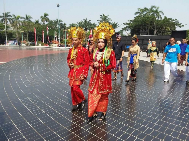 Bujang dan dare pun ikut nyambut. Foto | Dokpri