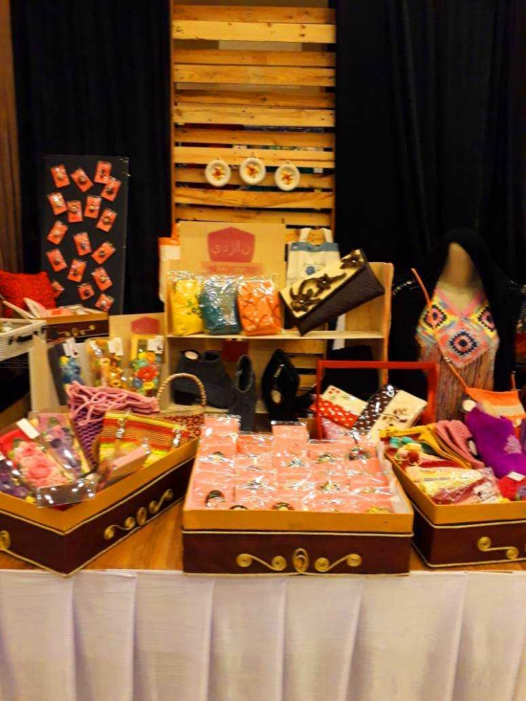 Pamerandan bazaar Hasil Karya Crafter di Bandung, yang nota bene ibu rumah tangga dan remaja putri. Di Graha Manggala Siliwangi dalam rangka Hari Koperasi di Kota Bandung | dokpri