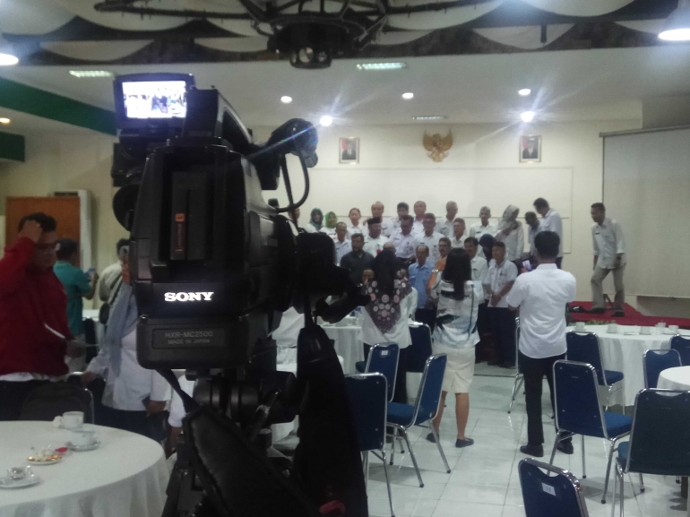 Pejabat Pemkab Bangka foto bersama wartawan (dokpri) 