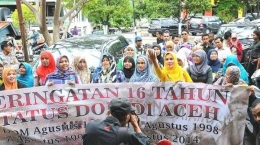 Tuntutan korban konflik Aceh tentang temuan Komnas HAM  pada konflik Aceh (sumber.serambinews.com)