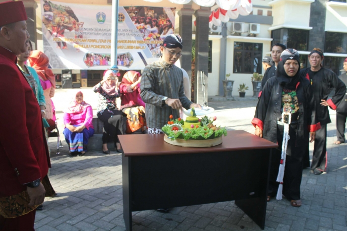 potong tumpeng | dokumen pribadi