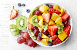 Konsumsi buah-buahan segar untuk kesehatan. Sumber: www.recipespeople.com