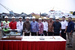 Komisaris, Direksi dan jajaran Kemenhub Foto bersama pada peresmian KM. Sabuk Nusantara 113 (Ft. Dok. DKB)