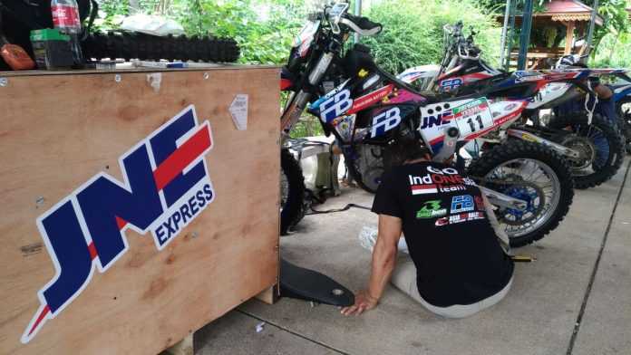 Sponored by JNE (sumber: www.naikmotor.com)