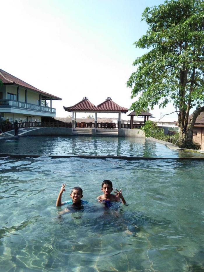 Kolam renang Dewi Sri (dok.pribadi)