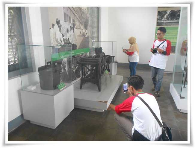 Beberapa peserta napak tilas di Museum Kebangkitan Nasional (Dokumentasi pribadi)