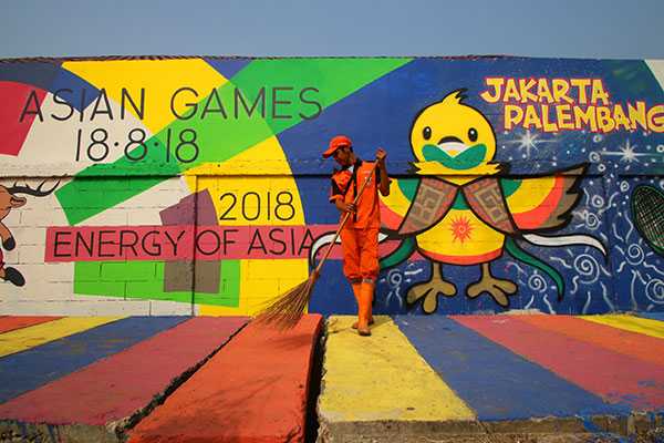 Masyarakat Ulujami Lukis Mural Ramaikan Asian Games 2018 [Sumber: Mediaindonesia.com]