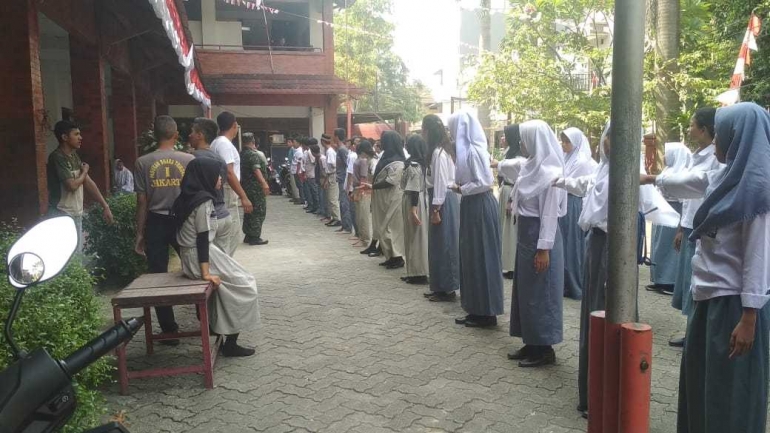 Suasana latihan menari di SMK Bhara Trikora (dok. pribadi)