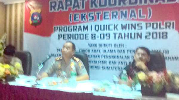 Dirbinmas Polda Sumbar, Kombes Pol Nasrun Fahmi SH, M.SI menyampaikan bahasannya dalam acara Penegakan Hukum. (DOK. PRIBADI)