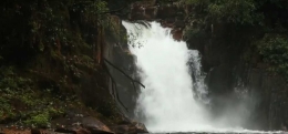 Riam Berasap. Foto capture dari film dokumenter Gunung Palung National Park: A Hidden Paradise