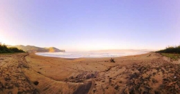Pantai PAncer Door di Pacitan saat pagi hari | dokpri