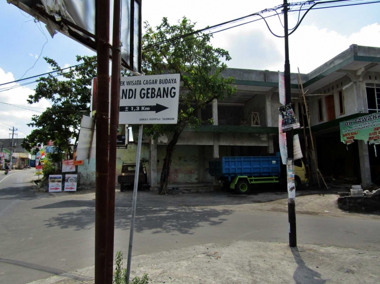 Papan penunjuk jalan. - Dokumen Pribadi.