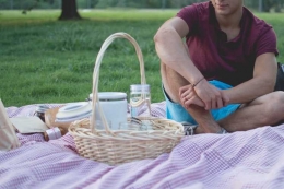 Piknik di taman (pxhere.com)