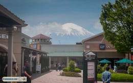 Gotemba Factory Outlet yang "Amerika banget", dengan Gunung Fuji nya || www.wanderlex.com