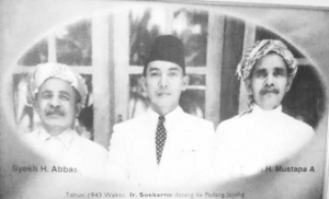 Fermada buqa ayolni sikmoqda Fermada buqa ayolni sikmoqda