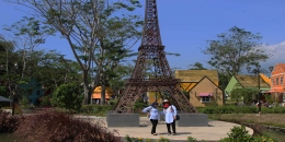 Miniatur Menara Eifel Dokumen pribadi