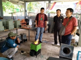 Salah satu inovasi dari BP2LHK Makassar, yaitu Kompor Biomassa (Dokumentasi Pribadi)
