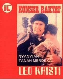 Album cover Leo Kristi yang ditanggapi seorang teman karena arah hadap kepala burung pada lencana Garuda Pancasila terlihat menoleh ke kiri, padahal seharusnya ke kanan. (Foto: lirik.cc)