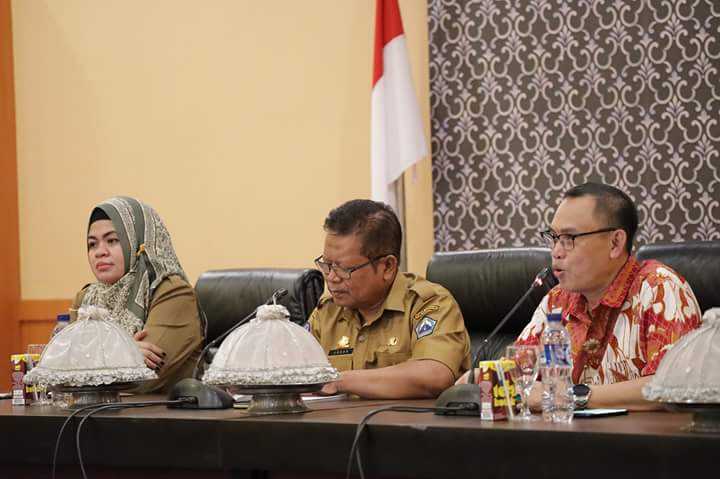 Dari kiri ke kanan, Riesa Meylani, Ansar Tuba dan Sangkala saat penerimaan peserta Diklat FPP di Bantaeng (10/09/2018).
