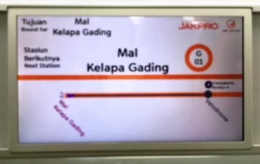 Layar informasi di dalam LRT Jakarta. (Foto: BDHS)