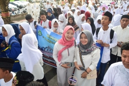 Pelajar ambil bagian pada pawai atau gerak jalan santai dalam rangka perayaan Tahun Baru Islam 1440 H di Bantaeng (11/09/2018).