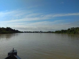 Desa Telaga dilihat dari tengah sungai Katingan, Kalimantan Tengah | Dok.pribadi.