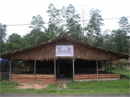 Rumah contoh tempat budidaya magot untuk pakan ikan di BBAT Jambi. (Foto: Ir. Ediwarman, M.Si.)
