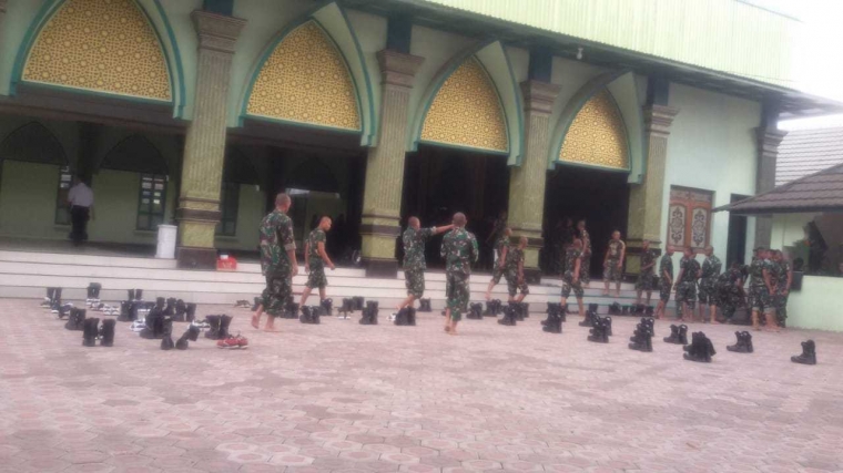 Cerpen Sepatu dan Politik Kaki Kompasiana com Cerpen Sepatu dan Politik Kaki Kompasiana com