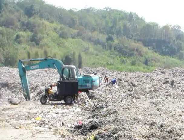 Alat berat di Panembong/dokpri