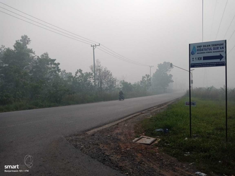 Kabut asap terasa di Banjarbaru pagi tadi.