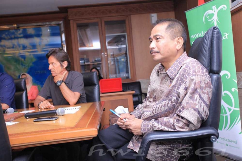 Menpar Arief Yahya (kanan) ketika bertemu dengan produser tv asal Perancis, Alexander Debanne, pada 25 Juni 2015 (Dok. Pribadi)