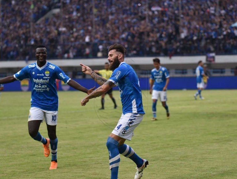 Selebrasi gol Bojan Malisic (Foto Persib.co.id)