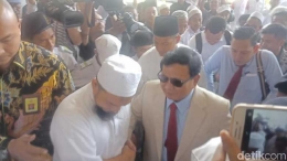 Prabowo menghadiri Ijtimak Ulama II yang digelar hari ini (detik.com).
