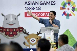 Ketua Umum Indonesia Asian Games Organizing Committee (INASGOC) Erick Thohir memberikan arahan terkait persiapan Asian Games 2018 di Jakarta, Senin (3/7). ANTARA FOTO/Wahyu Putro A