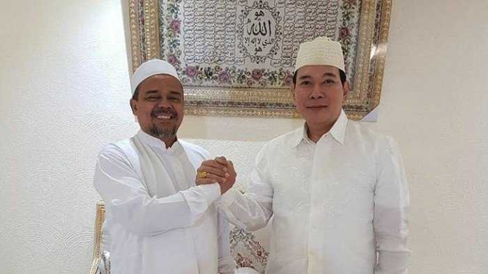 Rizieq Shihab bersama Tommy Soeharto di Saudi Arabia (bangkapos.com).