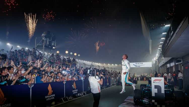 Lewis Hamilton juara GP Singapura 2018 (sumber : Indosport)