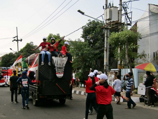 Selain perangkat RT, penggerak karnaval adalah pemuda dalam Karang taruna. - Dokumen Pribadi.