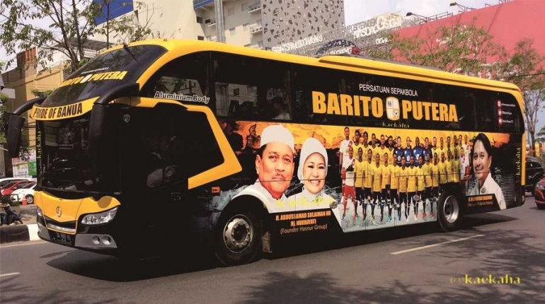 Bus khusus pemain Barito Putera (Foto : @kaekaha)