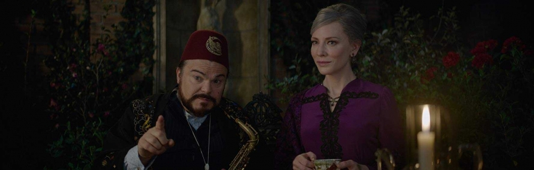 Jack Black dan Cate Blanchett di film THE HOUSE WITH A CLOCK IN ITS WALLS