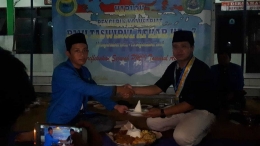 Pemotongan tumpeng harlah ke - 7 PMII Taswirul Afkar oleh Ketua Komisariat, sahabat M. Taufik Hidayat dan Ketua Umum PC PMII Surabaya, sahabat Sulton Arifin