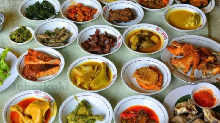 Makanan Masakan Padang (dok.hipwee.com)